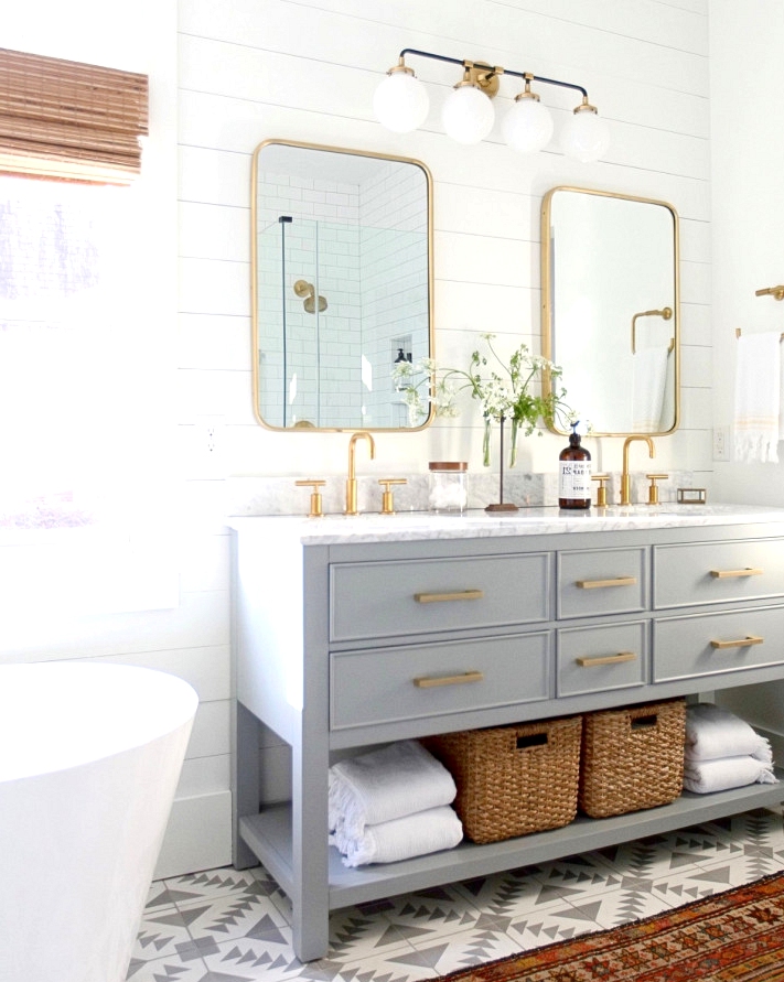15 Whimsical Shabby Chic Bathroom Interiors That Will Charm You