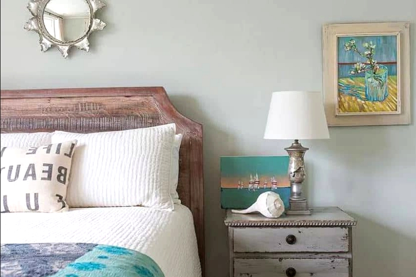 A Distressed Look Works Well For the Coastal Theme