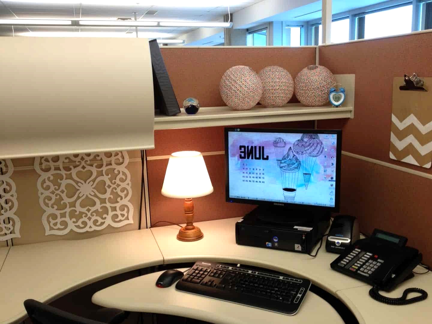 Shelf-for-your-cubicle-decor