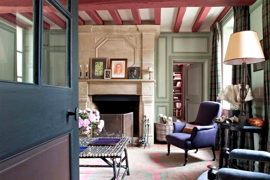 A Relaxed French Country Living Room