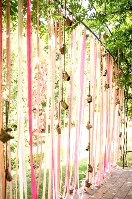 Hang a Magical Ribbon Screen