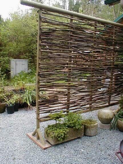 Make a Moveable Wattle Privacy Screen