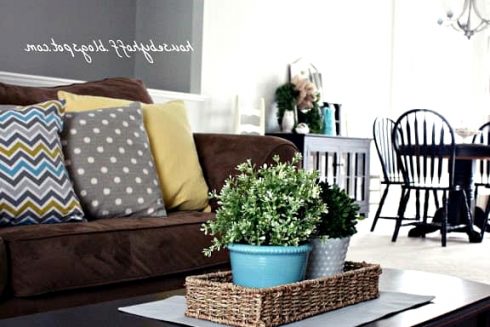 20 Stylish Throw Pillow Ideas for Brown Couches
