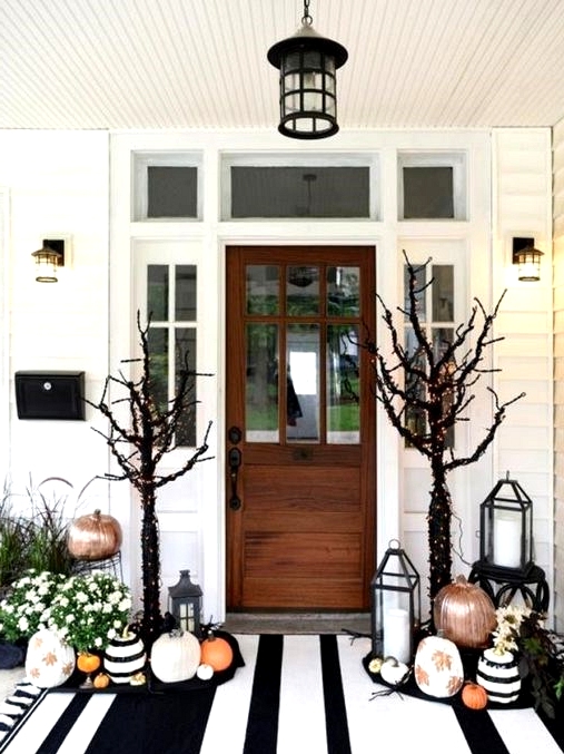  black and white fall front porch decor