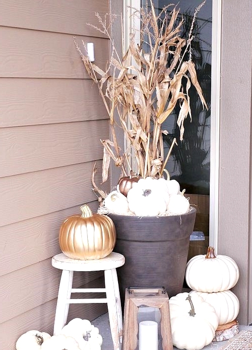 Chic and neutral outdoor fall home decor 