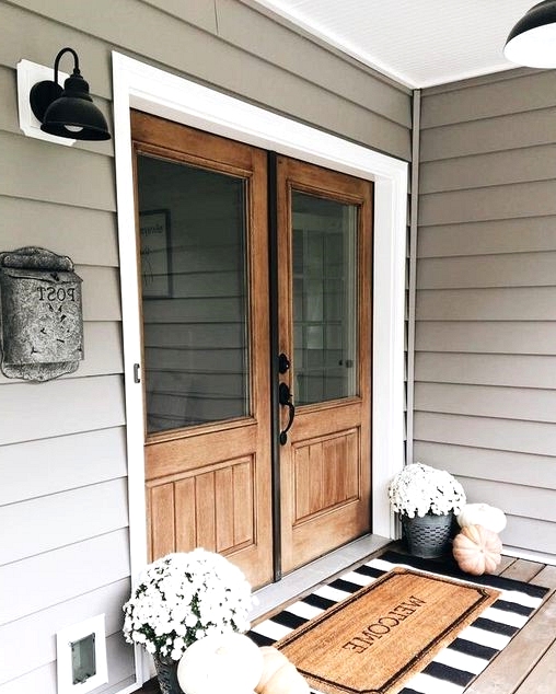 minimal front porch fall decorating idea