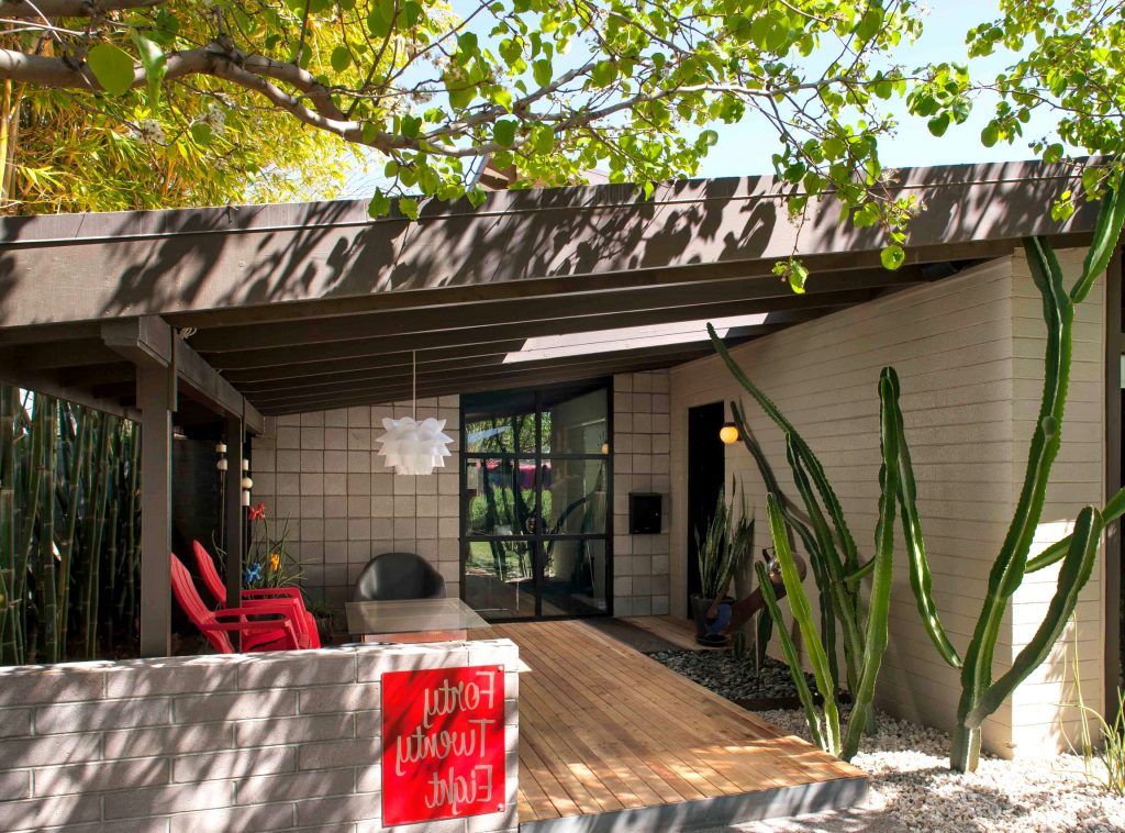 17 Stunning MidCentury Modern Porch Designs Perfect For The Summer