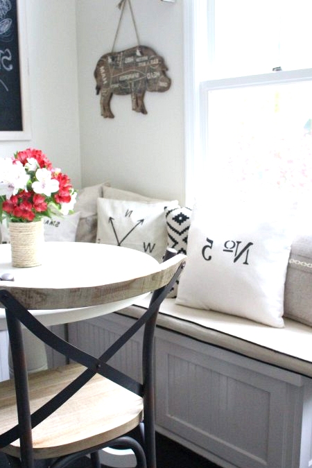 Farmhouse Pillow Stencil DIY