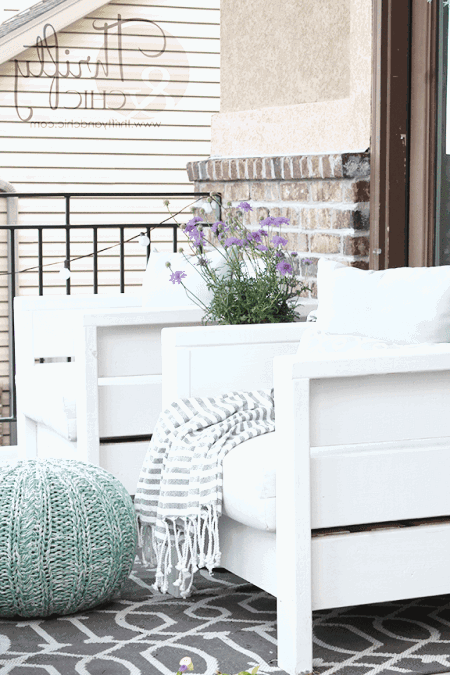 Forget shopping for your backyard furniture at a store, checkout these DIY outdoor armchairs.