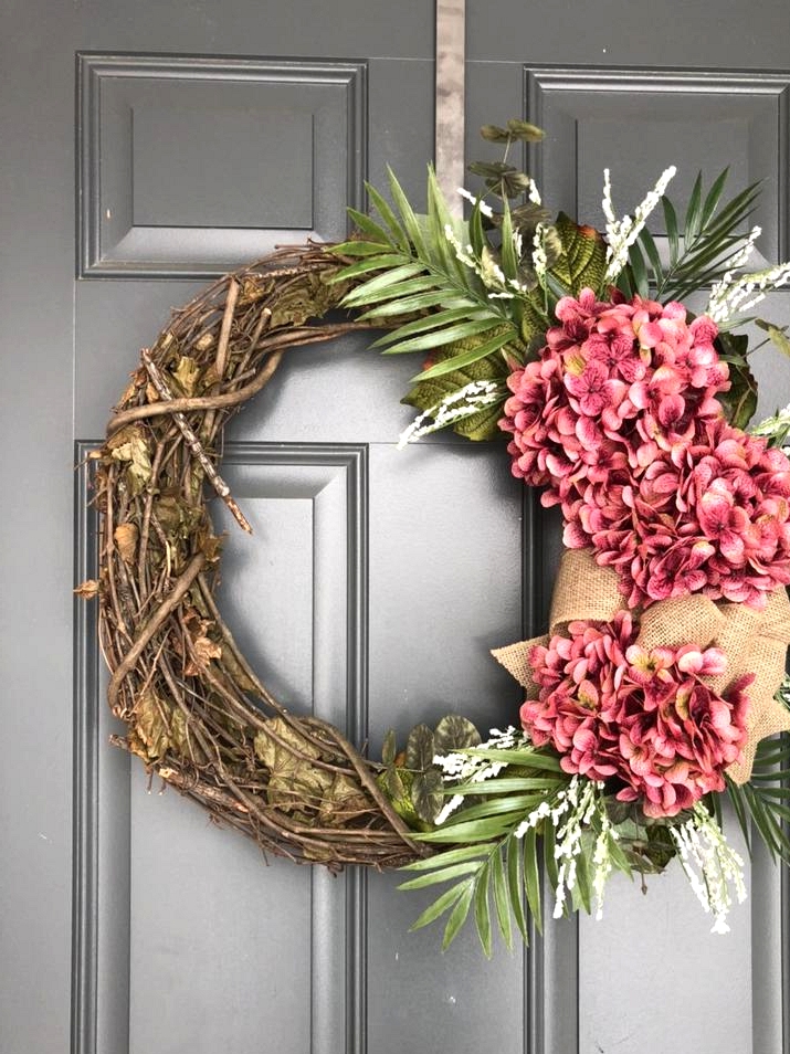 20 Refreshing Summer Wreath Designs Your Front Door Needs Right Now