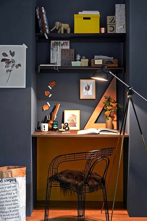 DIY project alert! Make your own home office in any alcove. 