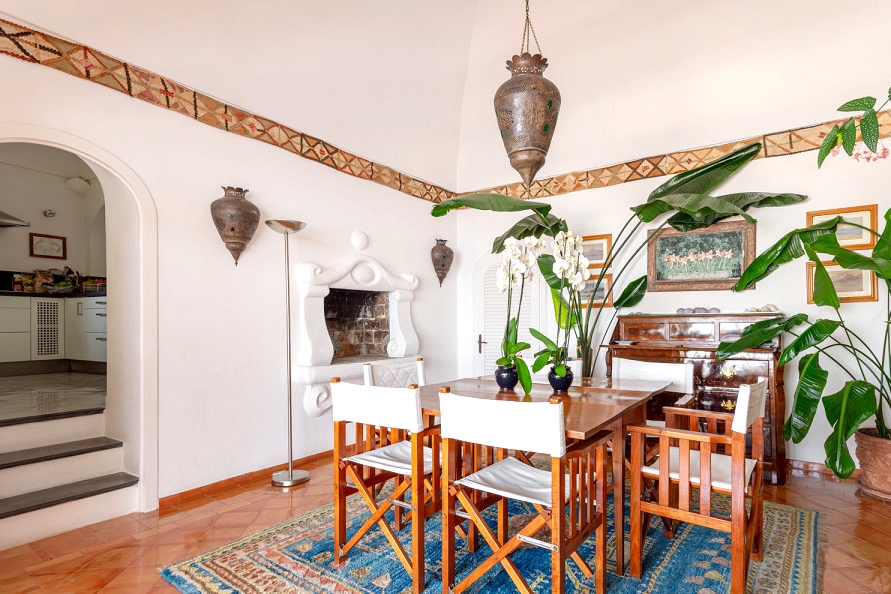 16 Wonderful Mediterranean Dining Room Designs You Will Obsess Over