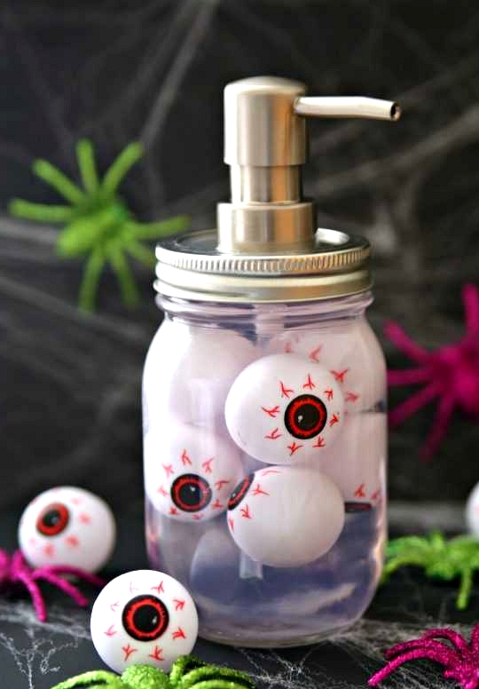 17 Brilliant DIY Halloween Decor That Is Incredibly Easy To Craft