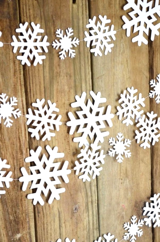 18 Lovable Winter Garland Decorations For Your House And Yard
