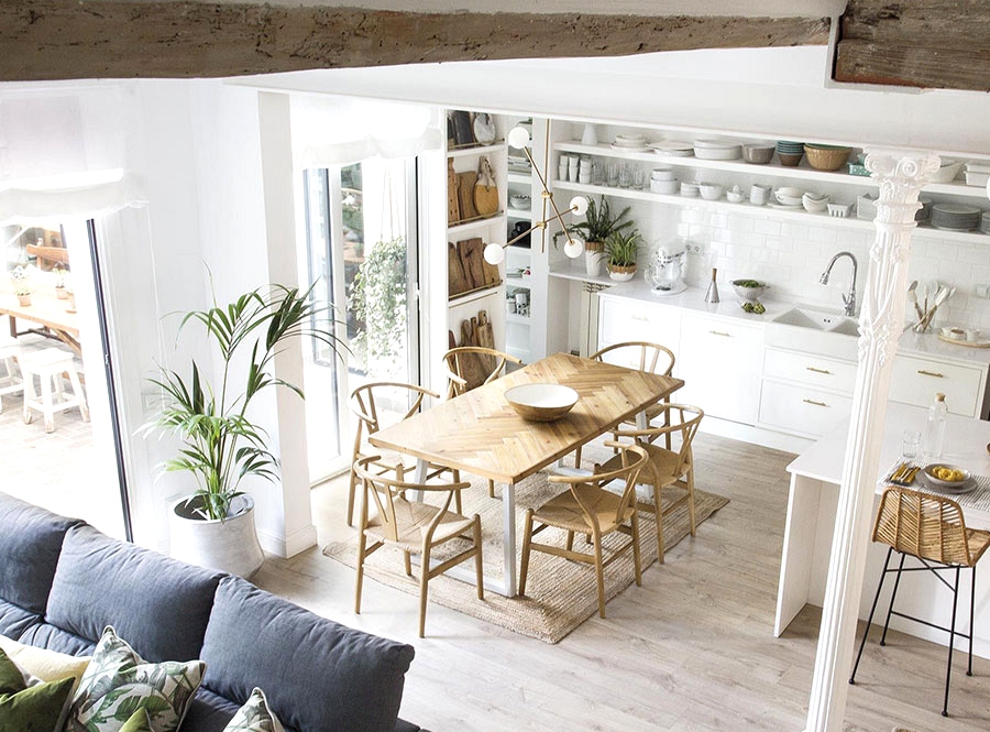 Cozy designer’s dwelling in Barcelona