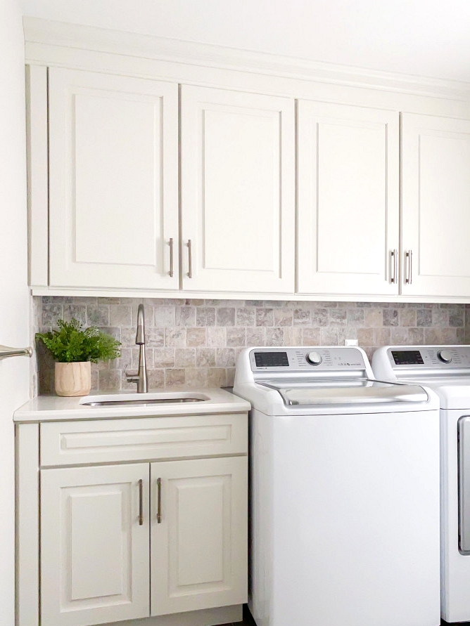 18 Wonderful Conventional Laundry Room Designs You Want