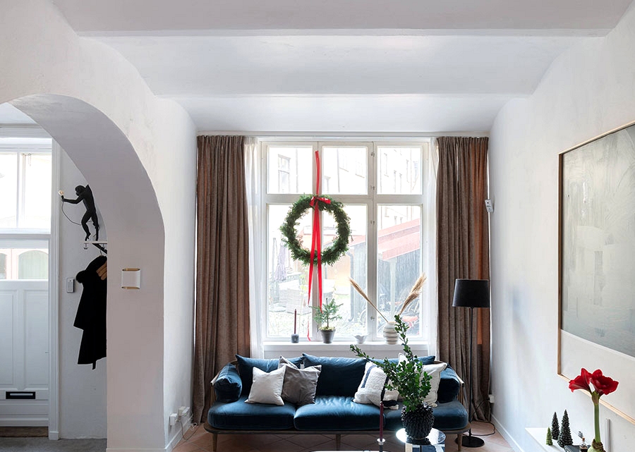 Elegant Scandinavian floor ground house with gothic bed room