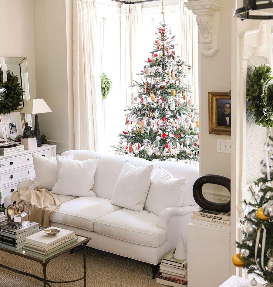 Elegant festive interiors of designer’s townhouse in Washington