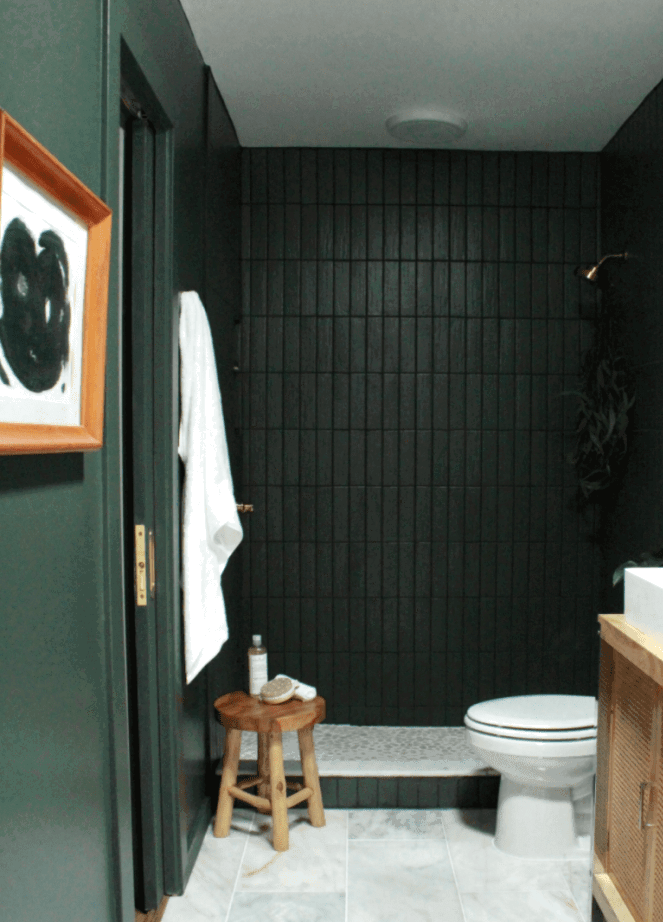 Trendy dark green painted accent wall ideas you'll want to try in your home. 