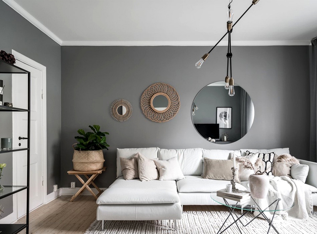 Dark gray walls and light furniture: small apartment in Sweden (54 sqm)