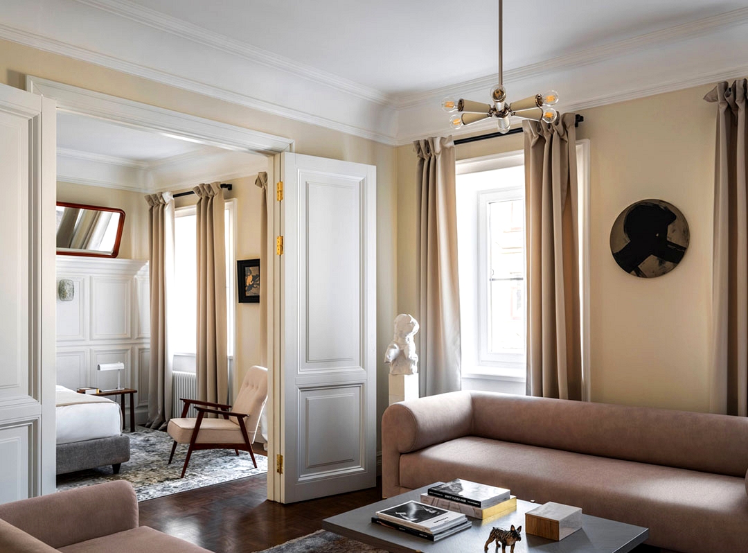 Elegant apartment in St. Petersburg, inspired by Parisian interiors