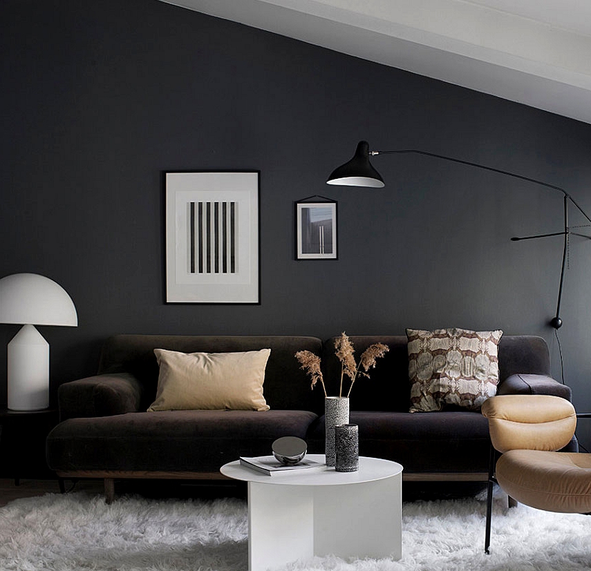 Daring but elegant trendy residence in darkish colours that belongs to Norwegian blogger