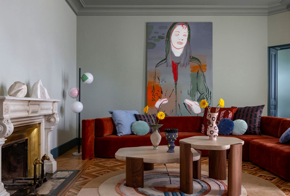 Luscious palette, artwork and amazing chandeliers: extraordinarily bright French home