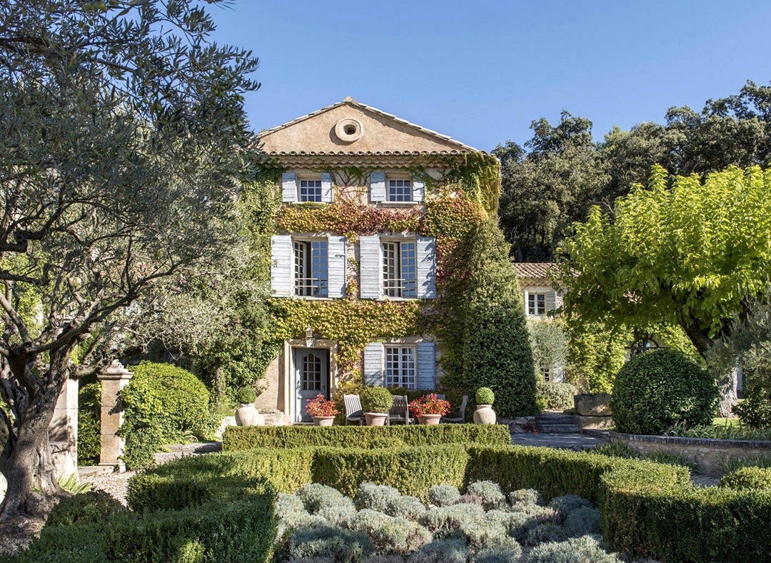 Travel to the heart of Provence: magnificent 16th-century estate in France