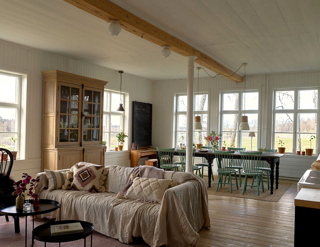 Cozy home with history: lovely cottage in old country schoolhouse in Sweden