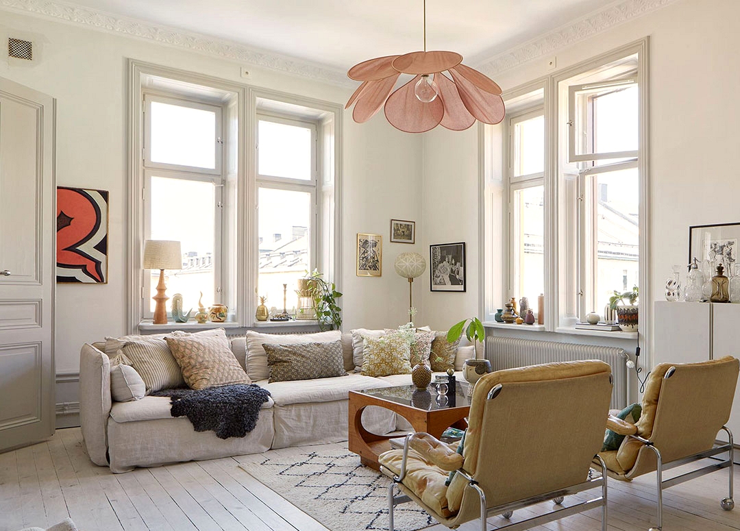 Lively apartment with history in the heart of Stockholm