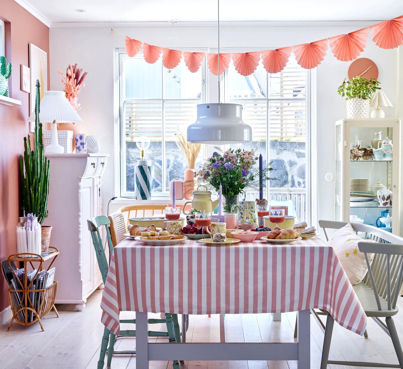 Pastel Kingdom: colorful summer cottage in Sweden