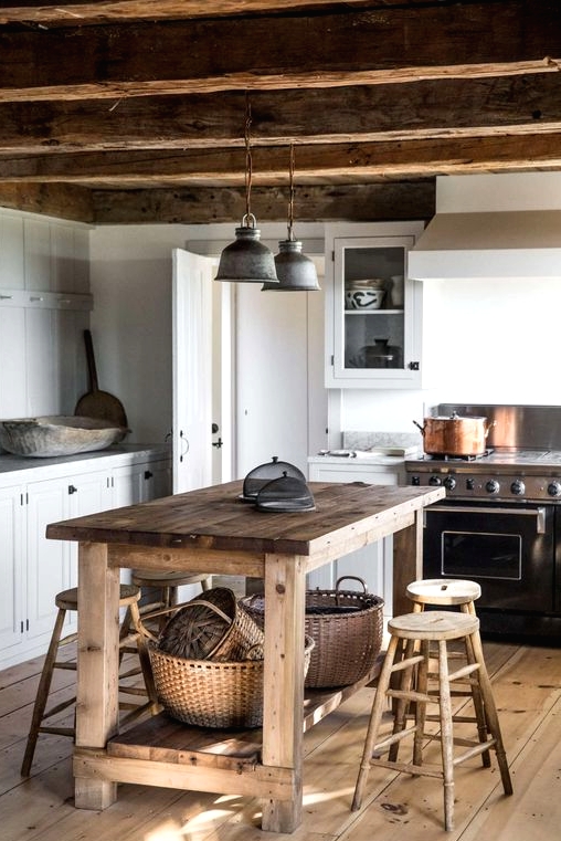 64 Classic Picket Kitchen Island Designs