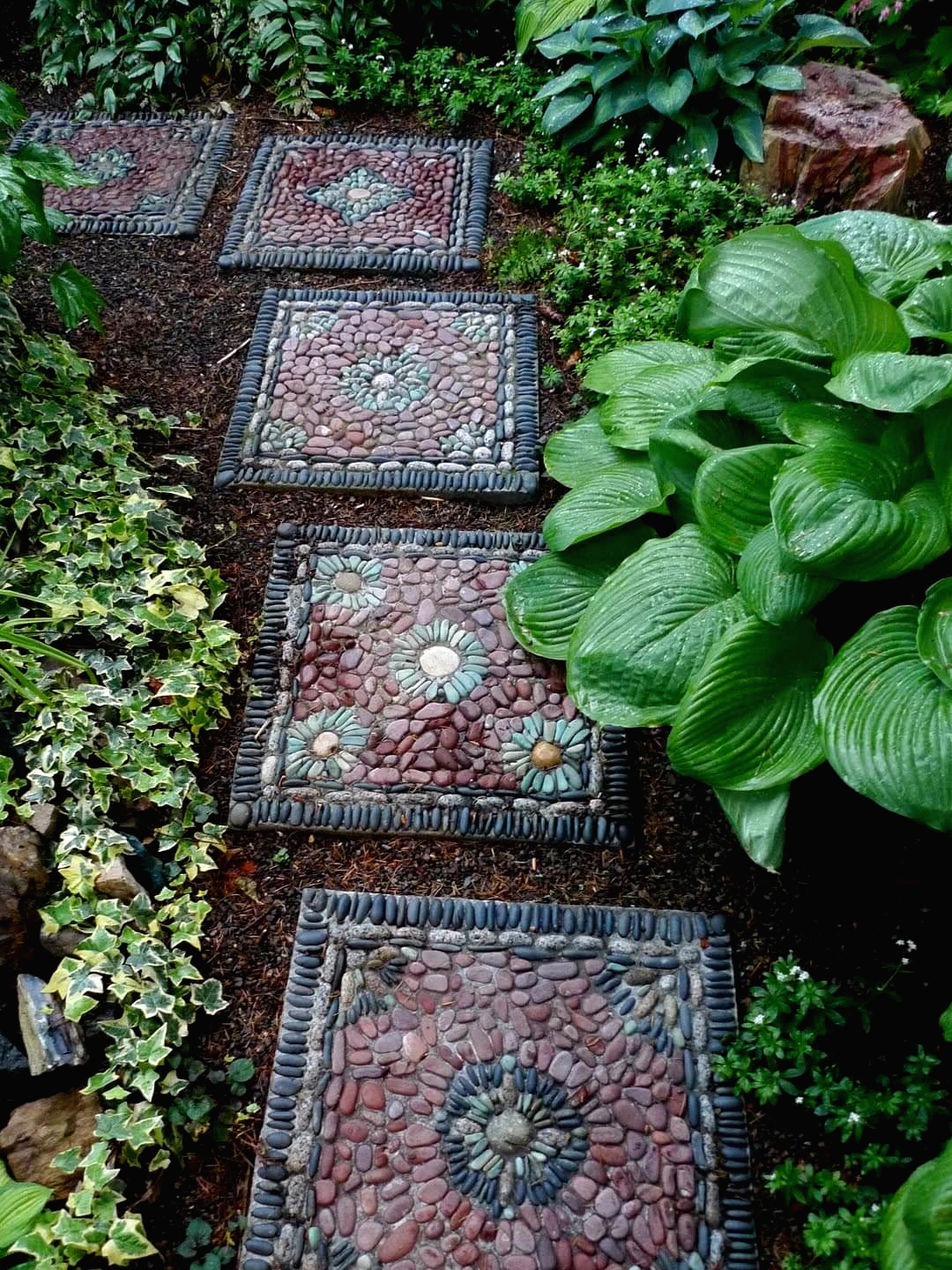 15 Creative DIY Garden Mosaic Projects That Will Keep Your Afternoon Occupied