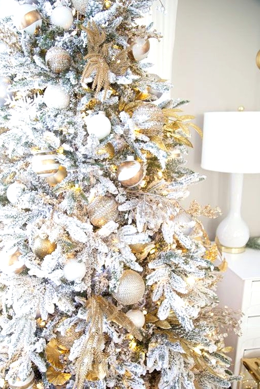 63 Refined Gold And White Christmas Décor Concepts