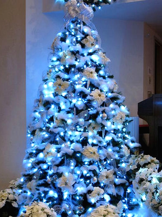 80 Traditional And Unusual Christmas Tree Décor Ideas