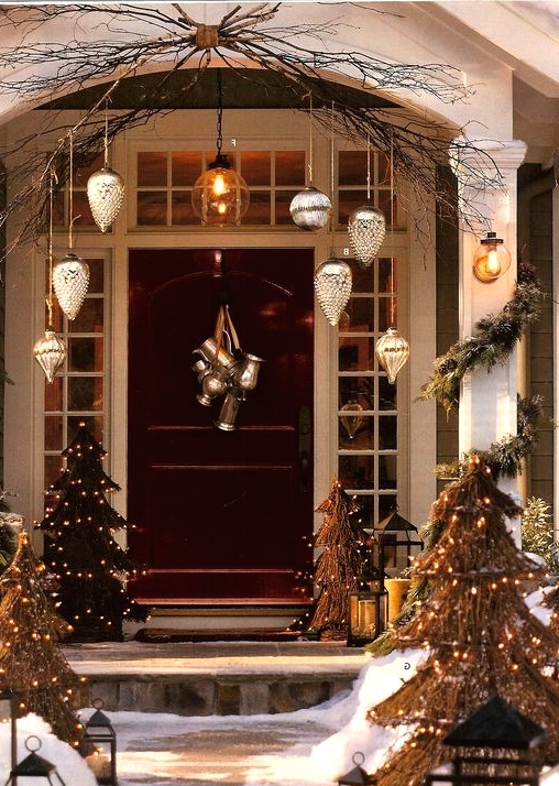 53 Tremendous Cool Outside Décor Concepts With Christmas Lights