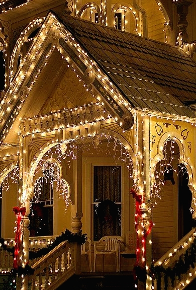 53 Tremendous Cool Outside Décor Concepts With Christmas Lights