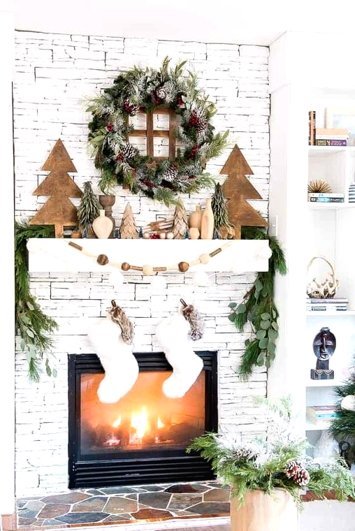 75 Inspiring Christmas Mantel Decor Concepts