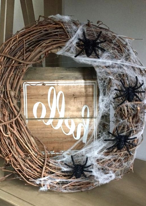 a cute rustic wreath for Halloween