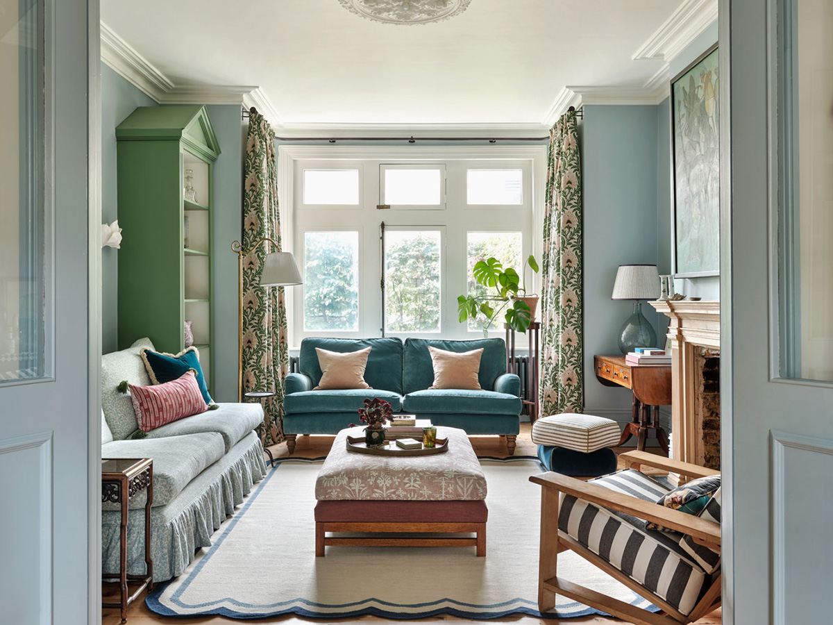 Cozy English home in cool shades