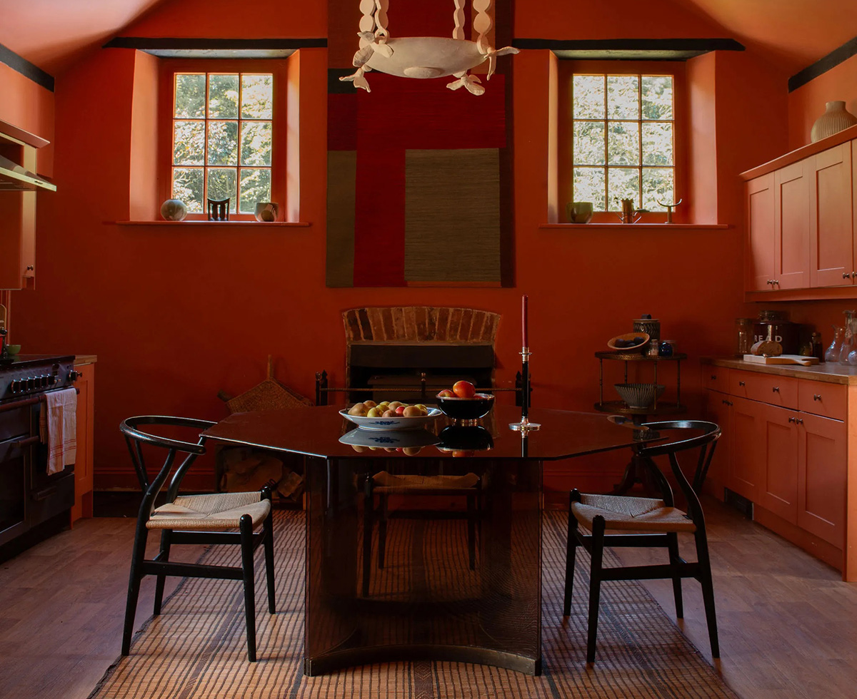 Vibrant Colors in English Country Cottage Design