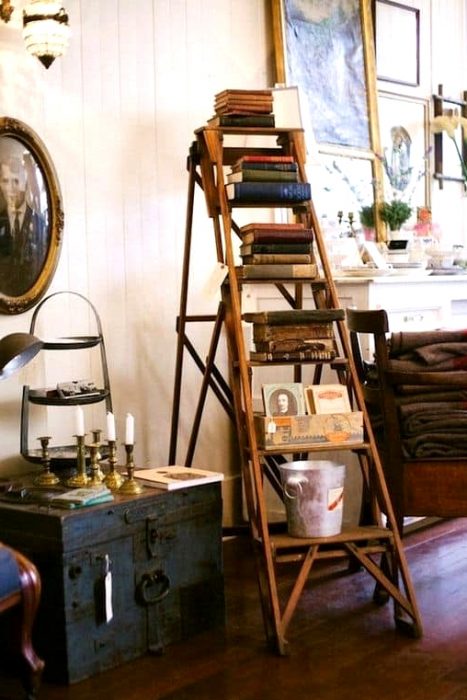 22 Creative Vintage Ladder Decor Ideas
