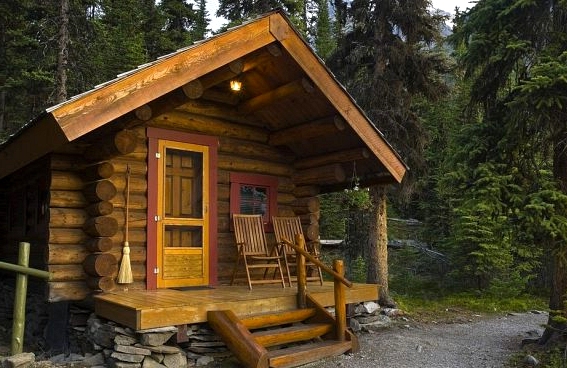 DIY Energy Efficient Outdoor Cabins with Pallets