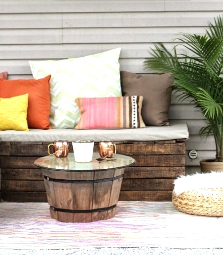 DIY pallet sectional will save you money when decorating your backyard or patio 