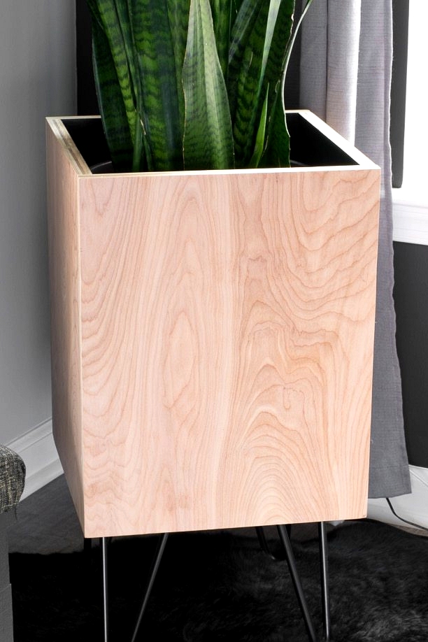 Modern DIY plywood planter idea for your home.