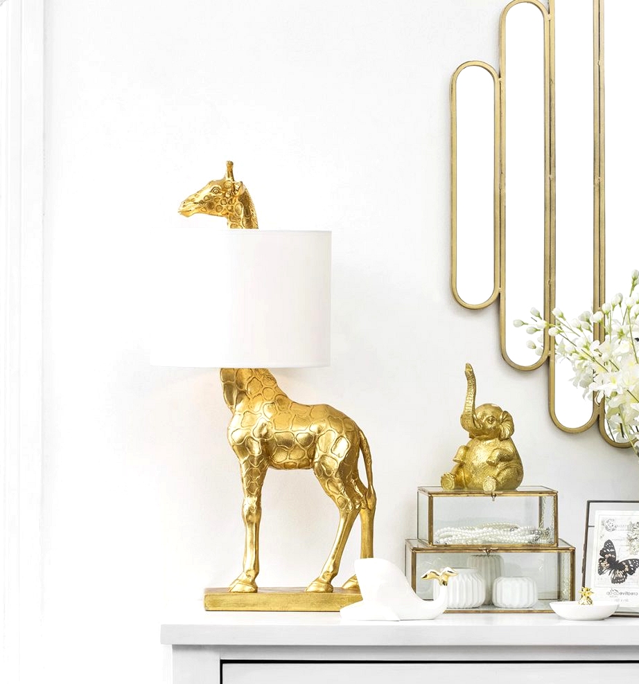 Product Of The Week: A Cute Golden Giraffe Lamp