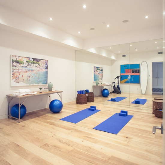Simple and Modern Yoga Room